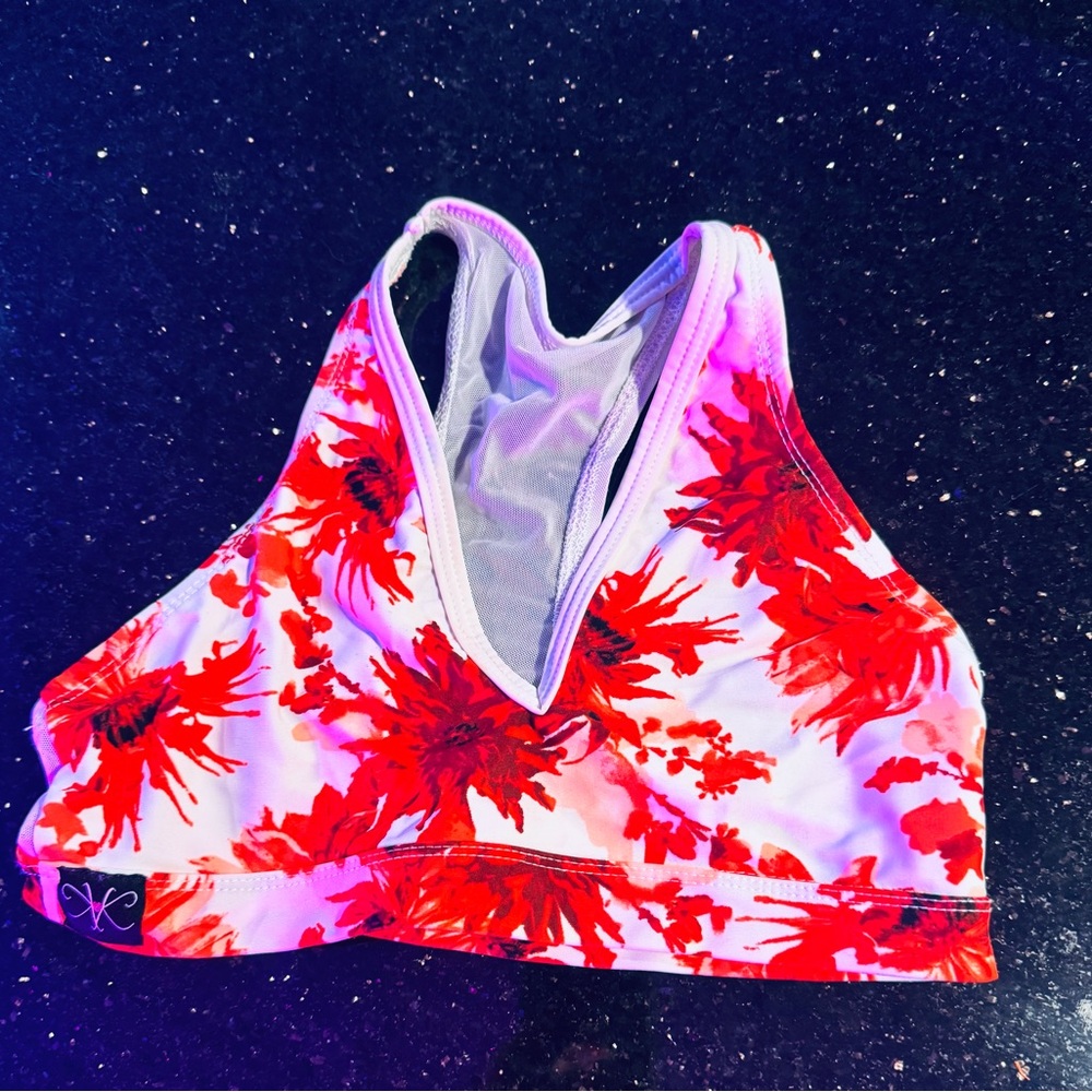 Floral CXL Red and White Top